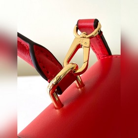 LV Модель M44322 Старинный красный сумка через плечо Кожа являет