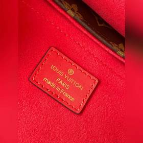 LV Модель M44322 Старинный красный сумка через плечо Кожа являет
