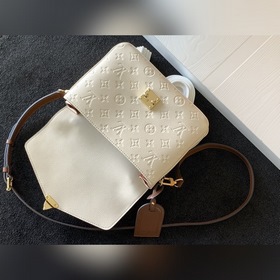 LV Pochette Metis сумка Модель M53940 Плетение белого цвета POCHE