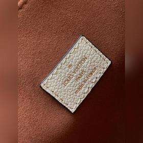 LV Pochette Metis сумка Модель M53940 Плетение белого цвета POCHE