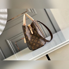 LV MONTAIGNE Средняя сумка через плечо Модель M41056 Средняя сум
