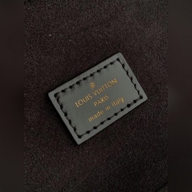 LV косметичка с цепочкой Модель M45165 Косметичка на цепочке с я