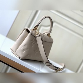 Сумка LV Madeleine BB, модель M46008, черная с тиснением, маленьк