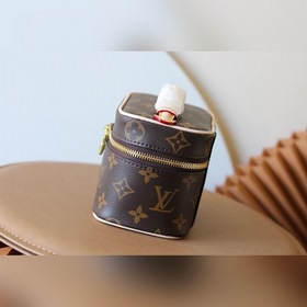 LV &nbsp; Nice Nano косметичка через плечо Модель M44936 &amp