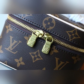 LV &nbsp; Nice Nano косметичка через плечо Модель M44936 &amp