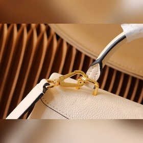 LV Madeleine BB сумка, модель M46008, белая с шелкографией Серия