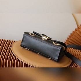 Сумка LV Madeleine BB, модель M45978, черная с шелкографией, сери