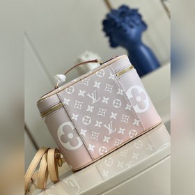 LV Модель M80357 NICE BB Косметичка Эта косметичка Nice BB выполн