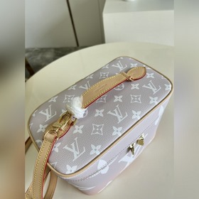 LV Модель M80357 NICE BB Косметичка Эта косметичка Nice BB выполн