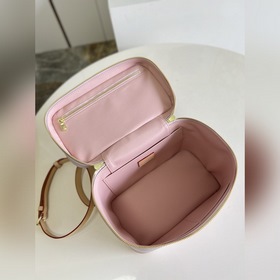 LV Модель M80357 NICE BB Косметичка Эта косметичка Nice BB выполн