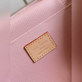 LV Модель M80357 NICE BB Косметичка Эта косметичка Nice BB выполн