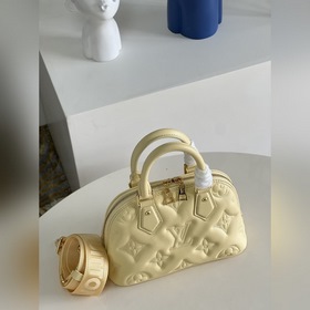 LV Alma BB сумка, модель M59821, желтая Сумка Alma BB воплощает 