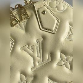 LV Alma BB сумка, модель M59821, желтая Сумка Alma BB воплощает 