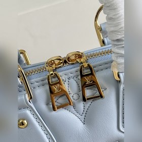 LV Alma BB сумка, модель M59822, синяя Сумка Alma BB воплощает в