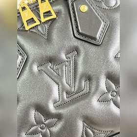 LV Alma BB сумка, модель M59793, черная Сумка Alma BB воплощает в