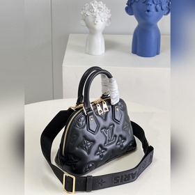 LV Alma BB сумка, модель M59793, черная Сумка Alma BB воплощает в