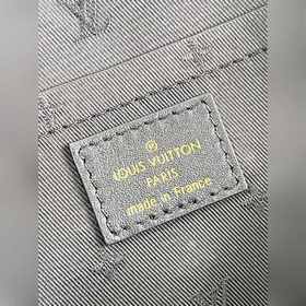 LV Alma BB сумка, модель M59793, черная Сумка Alma BB воплощает в