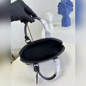 LV Alma маленькая сумка, модель M20355, черная Эта сумка Alma Sm