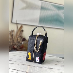 Сумка LV Cloakroom Dopp Kit, модель M58515 Сумка Cloakroom Dopp