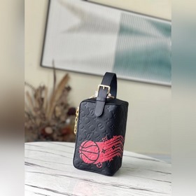 Сумка LV Cloakroom Dopp Kit, модель M58515 Сумка Cloakroom Dopp 