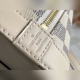 LV Сумка Alma BB из белого плетения Классическая сумка, созданна