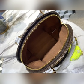 LV   Модель M20752  Сумка Ellipse BB с тиснением Nicolas Ghes