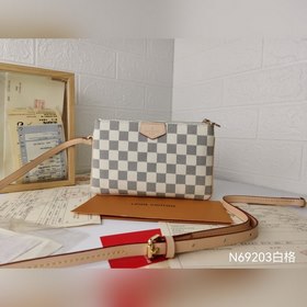LV Модель M69203 Сумка на цепочке с белым шелкографическим принто