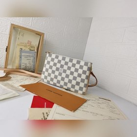 LV Модель M69203 Сумка на цепочке с белым шелкографическим принто