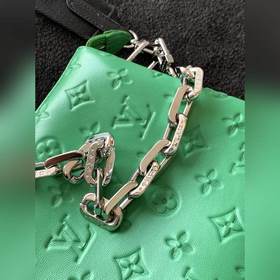 LV Модель M57936 Зеленая сумка Coussin Small с цепочкой через пле