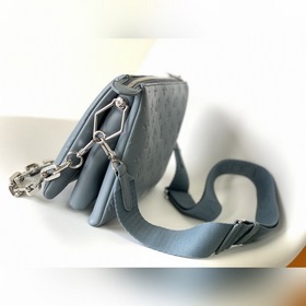 LV Модель M58699 Светло-синяя сумка Coussin Small с цепочкой чере