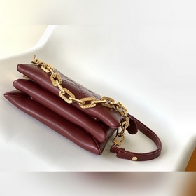 LV Модель M59275 Коричневая сумка Coussin Small с цепочкой Блесну