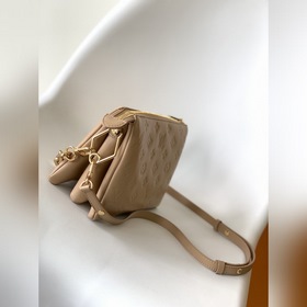 LV модель M58268, сумка Coussin BB, цвет： земляной желтый Эта сум