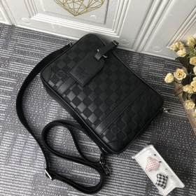 Почтовая сумка LV Sirius, модель N45286, полностью из кожи с тисн