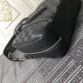 Почтовая сумка LV Sirius, модель N45286, полностью из кожи с тисн