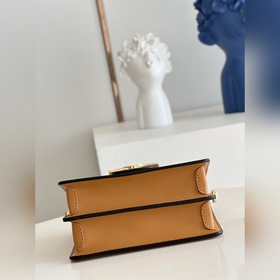 LV Dauphine маленькая сумка Модель M59480 Белый Эта сумка Dauph
