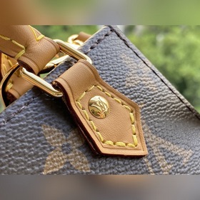 LV Petit Sac Plat сумка, модель M69442  Сумка Petit Sac Plat пре