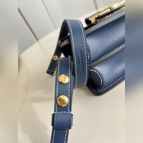 LV Dauphine Маленькая сумка через плечо Эта сумка Dauphine Small 