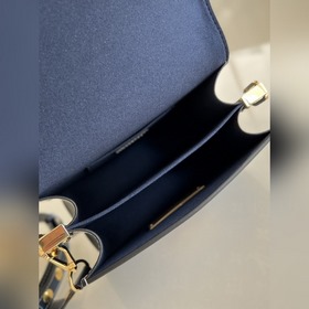 LV Dauphine Маленькая сумка через плечо Эта сумка Dauphine Small 