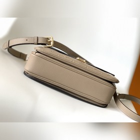 LV Модель M44881 Абрикосовый  Сумка POCHETTE MéTIS через плечо 