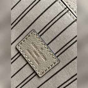 LV Модель M44881 Абрикосовый  Сумка POCHETTE MéTIS через плечо 