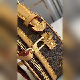 LV Модель M44699  BOITE CHAPEAU Мини-сумка Мини-сумка Boite Cha