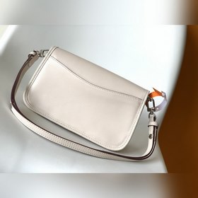 Сумка LV Buci через плечо, модель 59457, белая Эта сумка Buci из