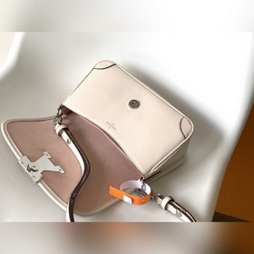 Сумка LV Buci через плечо, модель 59457, белая Эта сумка Buci из