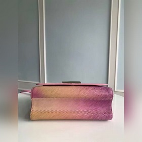 LV Модель M59896 Сумка среднего размера Twist с градиентным розов