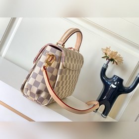 LV Модель N41581 Белая сумка через плечо Кожа является подлинной 