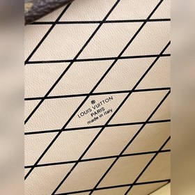 LV Petite Malle сумка через плечо Модель M46120 Старый узор Нико