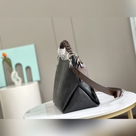 Средняя сумка LV Beaubourg Hobo, модель M56084  Средняя сумка Be