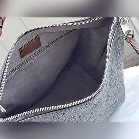 Средняя сумка LV Beaubourg Hobo, модель M56084  Средняя сумка Be