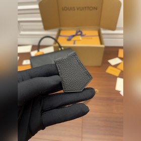 LV Сумка через плечо Модель M45076