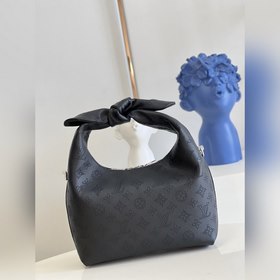 LV  Модель M20700 Черный Кожаная сумка для покупок Why Knot Мал